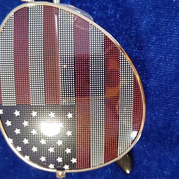 🇨🇦3 For $20🇨🇦STARS & STRIPES SUNGLASSES - Picture 3 of 7